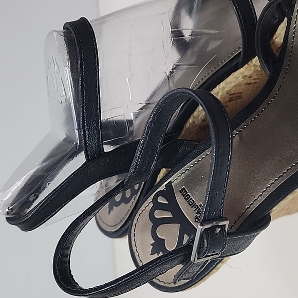 NWT Fergalicious By Fergie Black Wedge Sandals Size 6 4.5" Heel - Picture 8 of 11